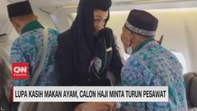 VIDEO: Lupa Kasih Makan Ayam, Calon Haji Minta Turun Pesawat