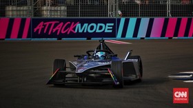 FOTO: Aksi Dramatis Gunther Juara Seri ke-11 Formula E di Jakarta