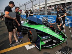 Video: Melihat dari Dekat Paddock Formula E Jakarta 2025