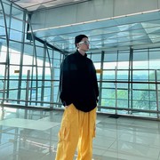 Intip Gaya Rafael Tan 'Duta Seblak', Member SMASH yang Selalu Modis