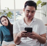 Cegah 'Online Infidelity' dengan Berbagai Tips Psikologi Ini untuk Ciptakan Hubungan yang Penuh Kepercayaan