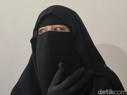 Umi Pipik Ngaku Didatangi Mendiang Uje Sehari Sebelum Adiba Nikah