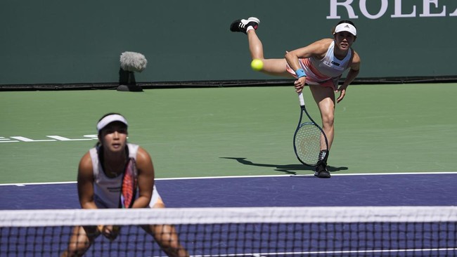 Aldila Sutjiadi dan Miyuki Kato didiskualifikasi dari French Open lantaran bola yang dipukul mengenai ball girl. Berikut kronologi peristiwa tersebut.