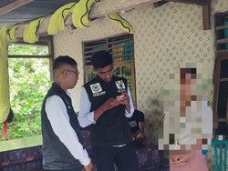 Turis Amerika Overstay-Kehabisan Uang Ditangkap di Rumah Warga Sikka