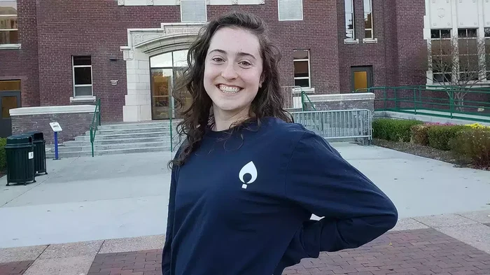 Geram dengan Pidato Diskriminatif & Seksis Sang Profesor, Mahasiswa Ini Berhasil Kumpulkan Beasiswa hingga Rp2,9 Miliar!