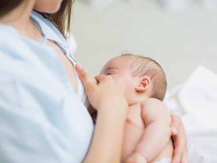 Warga China Juluki Perempuan Ini 'Ibu Tercantik' setelah Selamatkan dan Susui Bayi Telantar di Jalan