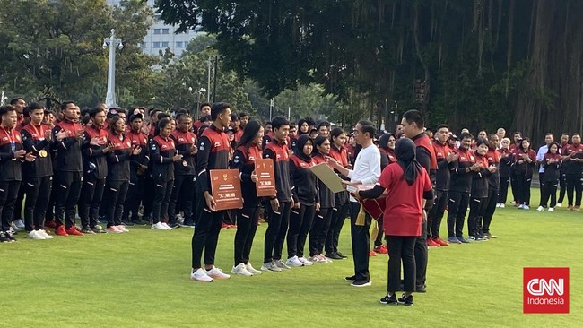 Presiden Joko Widodo atau Jokowi mengaku terkejut dengan pencapaian empat cabang olahraga (cabor) yang meraih prestasi medali emas di SEA Games 2023.