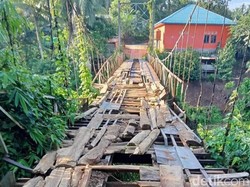 Tolong! Jembatan Rusak ini Ancam Keselamatan Warga di Bengkulu Utara