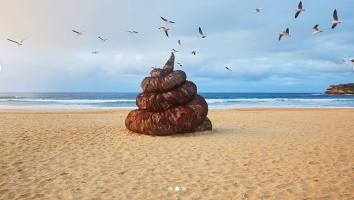 Kotoran raksasa di Pantai Bondi, Australia
