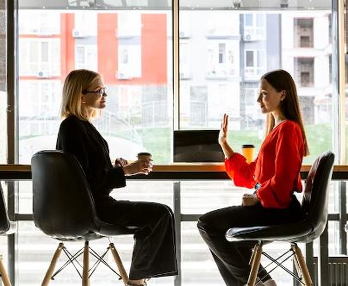 Kamu menjelaskan sesuatu lalu berkata, 