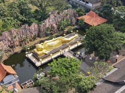 Patung Buddha Tidur Raksasa, Ikon Wisata Religi Mojokerto