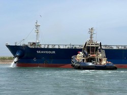 Tanker Minyak Mogok di Terusan Suez, Ganggu Lalu Lintas