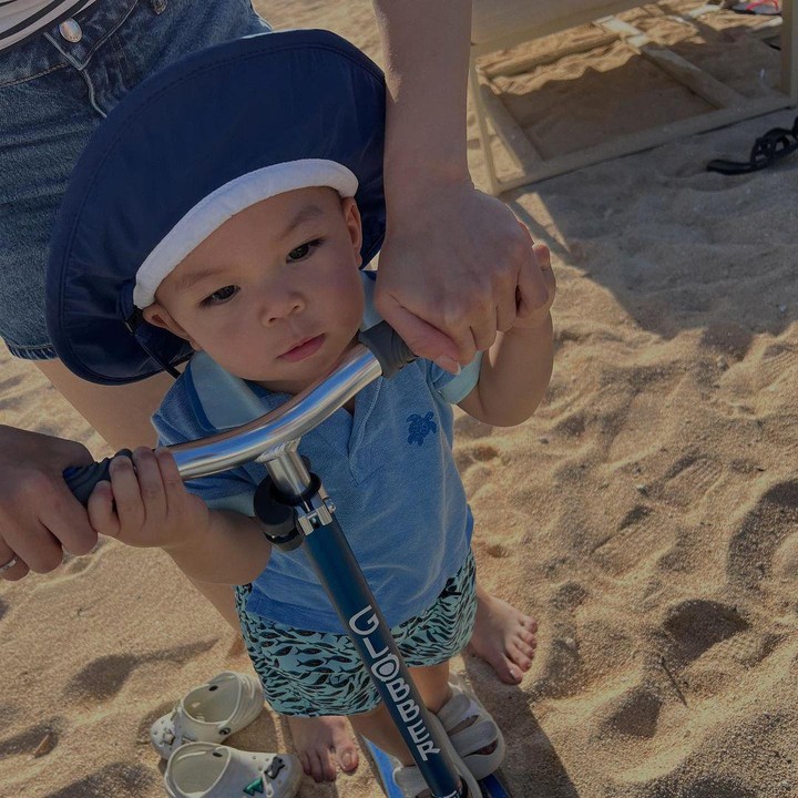 <p>Banyak netizen yang mengaku gemas melihat potret Issa ketika menjadi anak pantai. Tak sedikit dari mereka yang meminta agar Nikita sering mengunggah kegiatan Issa. (Foto: Instagram: @nikitawillyofficial94)</p>