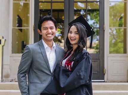Terpopuler: 5 Potret Sabrina Istri Belva Devara Lulus S2 dari Salah Satu Kampus Terbaik Dunia
