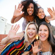 Dikenal sebagai Sosok yang Paling Positive Vibes, 4 Zodiak Ini Wajib Ada di dalam Circle Pertemanan Kamu!