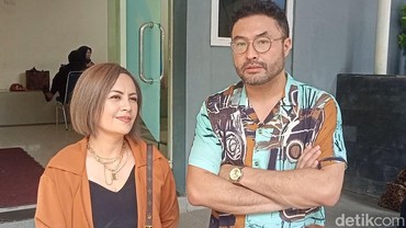 Surya Saputra Ungkap Kunci Utama Rumah Tangga Harmonis