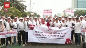 VIDEO: Dokter-Nakes Demo Tolak RUU Omnibus Law Kesehatan di DPR