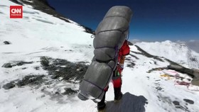 VIDEO: Kesaksian Sherpa Tolong Pendaki Malaysia Sekarat di Everest