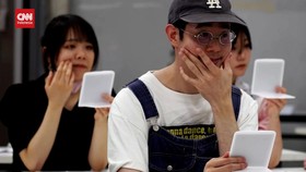 VIDEO: Peminat Kursus Senyum di Jepang Melonjak Empat Kali Lipat