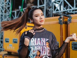 5 Lirik Lagu Tiara Andini yang Hit