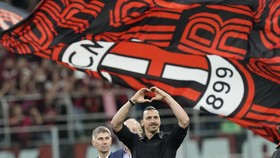 Zlatan Ibrahimovic Resmi Pensiun dari Sepak Bola