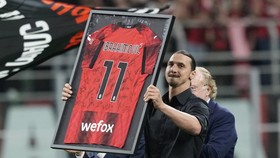 Ibrahimovic Soal Pensiun: Dewa pun Bersedih Hari Ini