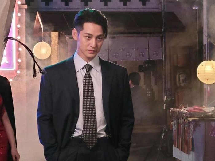 Aktor Kim Bum sedang menuai sorotan dari netizen Korea, berkat penampilannya dalam drama 'Tale of Nine Tailed 1938' / foto: instagram.com/k.kbeom