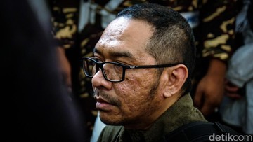 PANGGIL SANG AYAH DENGAN SEBUTAN 'MAS'