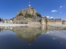 Biara Mont Saint Michel di Prancis Rayakan Hari Jadi ke-1000