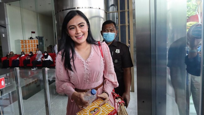 Brigita Manohara dalam persidangan menjelaskan bahwa semua pemberian dari Ricky Ham Pagawak adalah bentuk apresiasi atas profesinya.