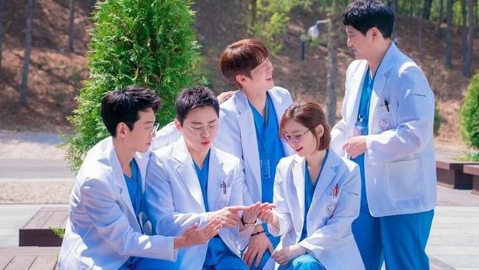 5 Drama Korea Populer Tentang Persahabatan, Bikin Pengen Ikut Circle-nya