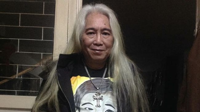 Ayah Nagita Slavina, Gideon Tengker, menuntut 50 persen dari 11 aset yang dikelola mantan istrinya, Rieta Amilia.