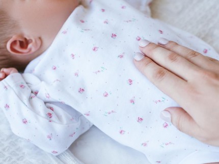 Mengenal Tradisi Jawa Gebrak Bayi Baru Lahir agar Tak Mudah Kaget Ternyata Berbahaya