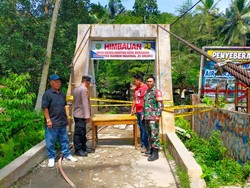 Jembatan Penyeberangan ke Air Sijorni Milik Pemkab Tapsel Putus Dirusak OTK