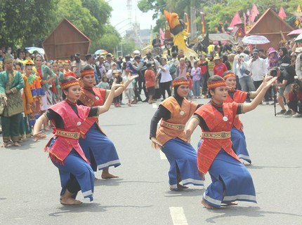 15 Lagu Batak Populer Sejak Lama & Kini Lengkap dengan Makna untuk Diajarkan ke Anak