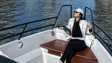 img-title 7 Potret Nong Poy Transgender yang Kini Jadi Istri Crazy Rich