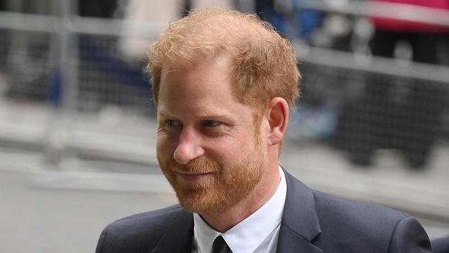 Di Tengah Kesedihan, Harry Markle Kunjungi Masa Lalu Diana di Rumah Pemakaman