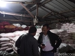 Penimbun Pupuk Bersubsidi di Mojokerto Ambil Untung Rp 20 Ribu Per Sak