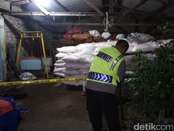 Polisi Sita 14 Ton Pupuk Bersubsidi yang Ditimbun di Mojokerto