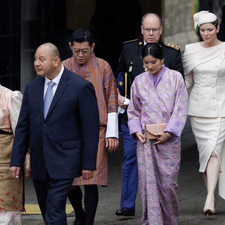 <p>Sebagai informasi tambahan, Jetsun Pema adalah perempuan biasa yang tidak berasal dari keluarga bangsawan. Meski begitu, ia bisa membuktikan pantas untuk bersanding dengan Jigme dan tumbuh menjadi perempuan cerdas serta bersekolah di salah satu sekolah terbaik di India. (Foto: Instagram @queenjetsunpema)<br /><br /><br /></p>
