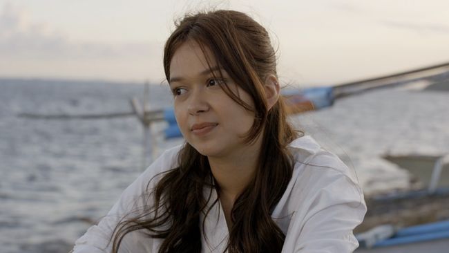 Rebecca Klopper meminta maaf kepada masyarakat Indonesia terkait kegaduhan video syur yang menyeret namanya.