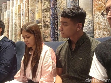 7 Potret Ekspresi Rebecca Klopper Tertunduk Lesu Minta Maaf atas Video Syur
