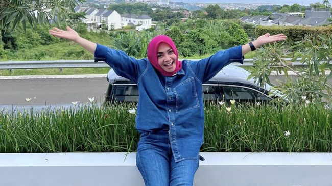 Rieta Amilia masih belum mendatangi sidang gugatan harta gana-gini yang diajukan Gideon Tengker, hingga kelima kalinya.