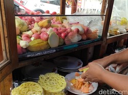 Manis dan Legit Rujak Cuka Laksana Garut yang Eksis dari Tahun 1982