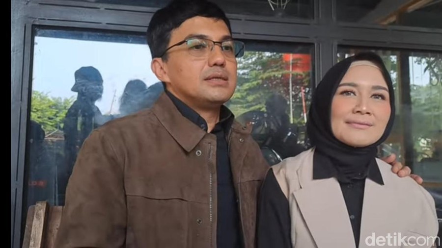 Sahrul Gunawan dan istri saat ditemui di kawasan Jakarta.