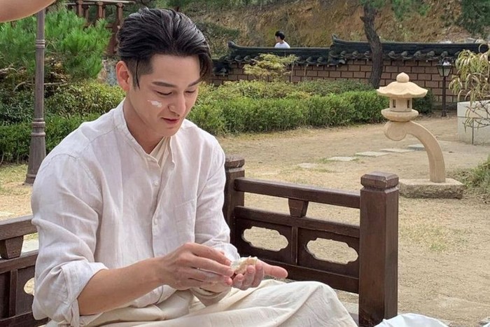 Selain itu, kemampuan akting pria kelahiran 1989 ini juga berhasil mendapat pujian dari penonton, Beauties./ foto: instagram.com/k.kbeom