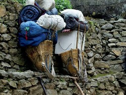 10 Fakta Sherpa, Sang Penyelamat Pendaki Malaysia di Zona Kematian Everest