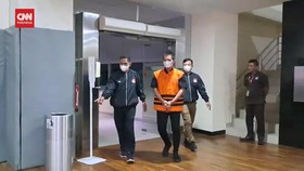 VIDEO: Eks Komisaris Wika Beton Resmi Jadi Tahanan KPK