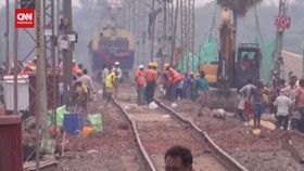 VIDEO: Jalur Kereta India Mulai Beroperasi Normal Pasca Kecelakaan