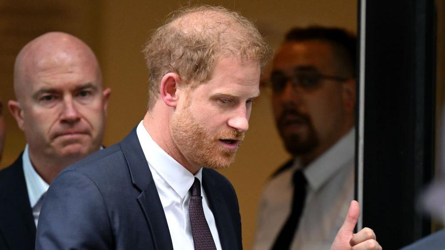 LONDON, ENGLAND - JUNE 06: Prince Harry, Duke of Sussex, departs after giving evidence at the Mirror Group Phone hacking trial at the Rolls Building at High Court on June 06, 2023 in London, England. Prince Harry is one of several claimants in a lawsuit against Mirror Group Newspapers related to allegations of unlawful information gathering in previous decades. (Photo by Karwai Tang/WireImage)